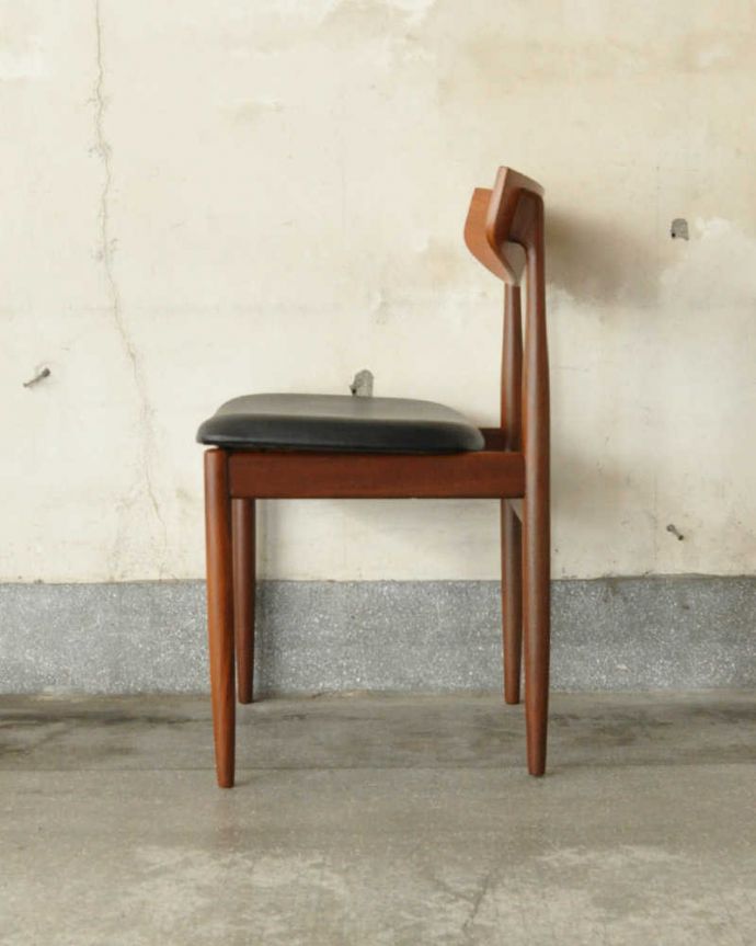 G-PLAN(Gプラン) アンティーク チェア カッコイイ北欧のヴィンテージ椅子、G-planダニッシュのチェア(danish)。横から見てもスッキリとカッコイイヴィンテージチェアは、もちろん新品ではないので経年変化によるキズはありますが、キレイに修復したので安心して座って下さい。(x-496-c)