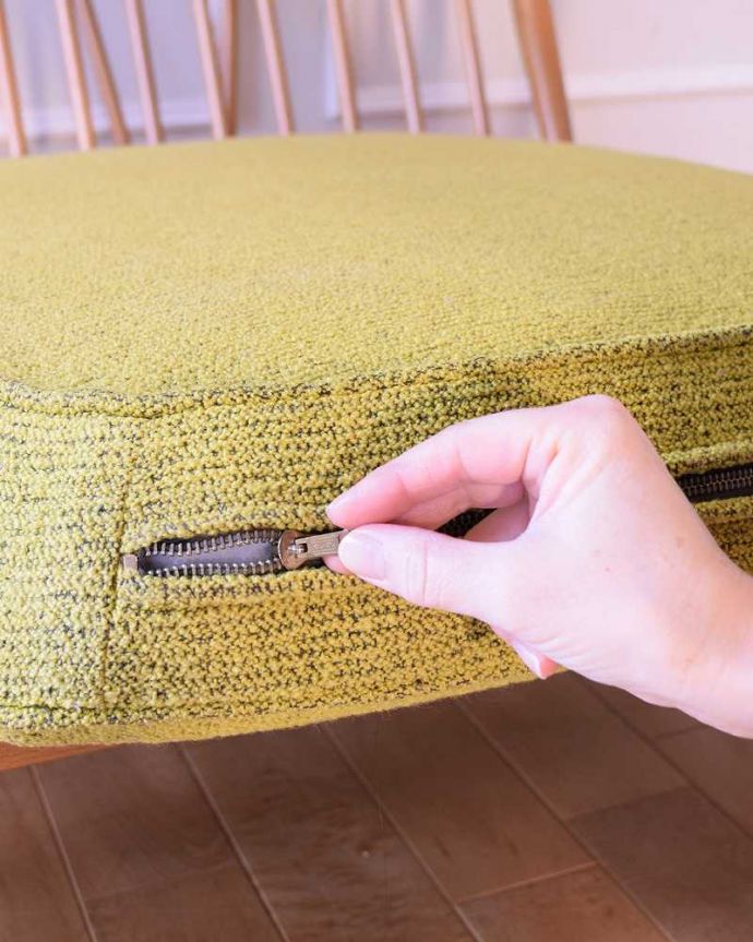 アーコールの家具　アンティーク チェア　北欧スタイルのカッコいいデザインが魅力、アーコールの２人掛けソファ。取り外し出来ますカバーは全てチャックで取り外せるカバーリング仕様になっています。(x-499-c)