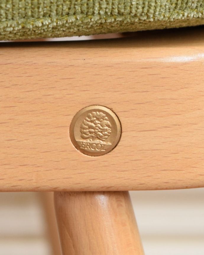 アーコールチェア アンティーク チェア 北欧デザインのヴィンテージチェア、アーコール社のスツール(オットマン)。アーコールの証1996年製造のシールタグが付いていました。(x-502-c)