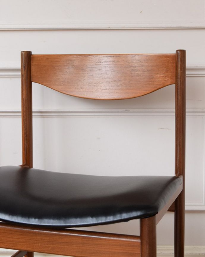 G-PLAN(Gプラン)　アンティーク チェア　ダニッシュチェアー G-plan danish Jpanel back chair。後からキュッと支えてくれる背もたれシンプルでスッキリとまとめられたヴィンテージチェア。(x-503-c)