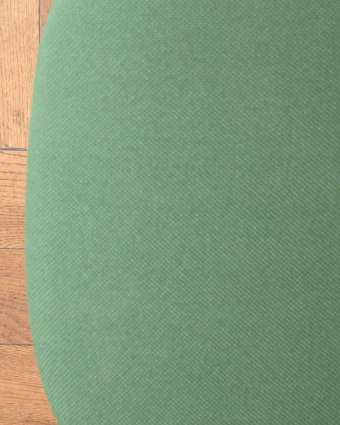 G-PLAN(Gプラン) アンティーク チェア G-planのダイニングチェア、 tola&blackのビンテージチェア。いつでも貼り替え出来ます座面の生地は貼り替えも出来ますので使っていって汚れが気になった時、いつでもご連絡下さい。(x-504-c)