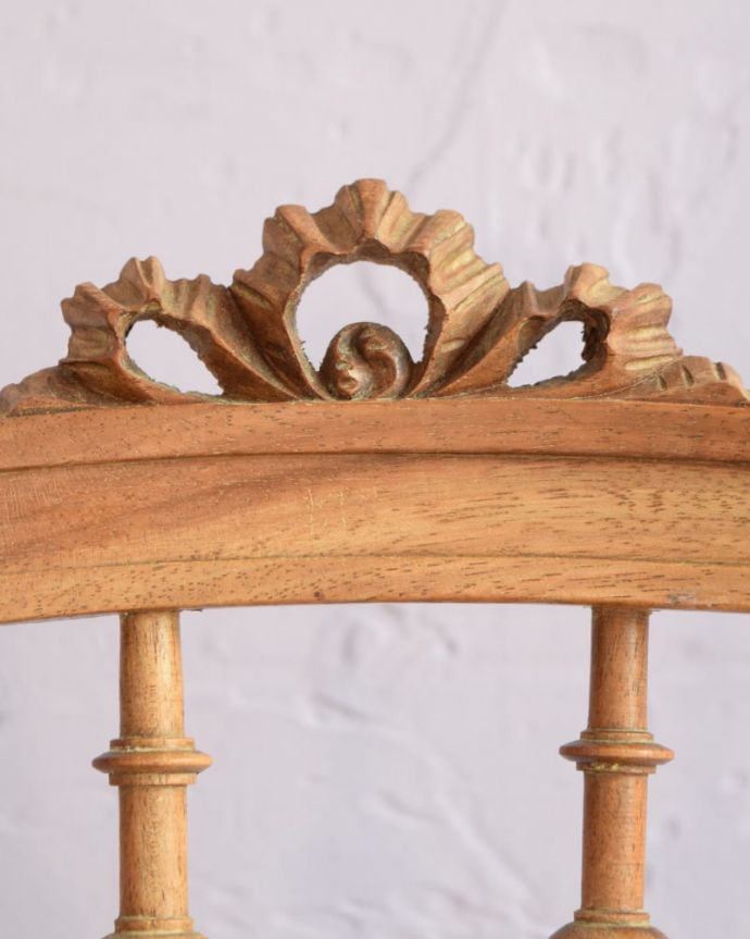 ナポレオンチェアの装飾