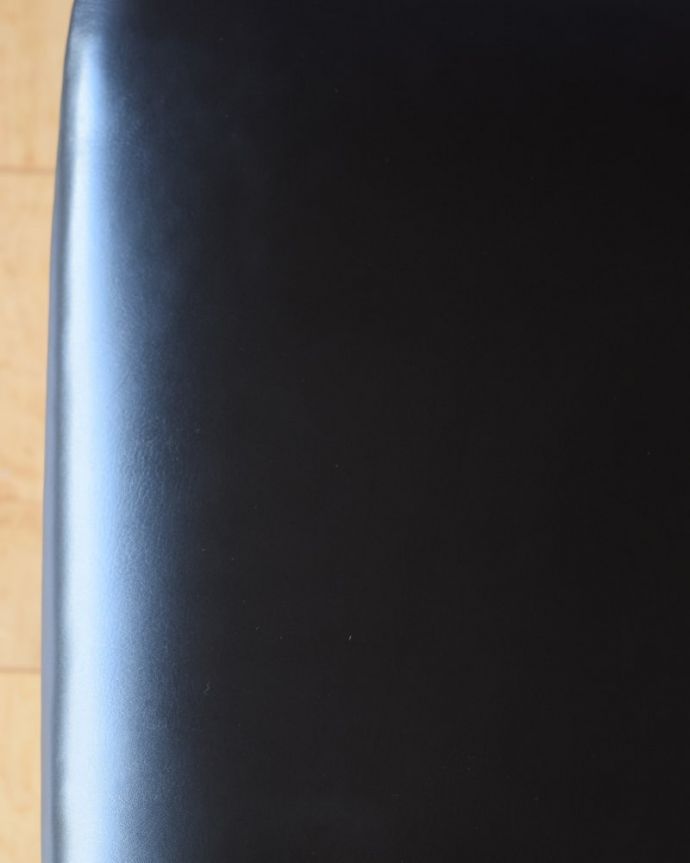 ダイニングチェア　アンティークチェア・椅子　G-planダイニングチェア　いつでも貼り替え出来ますシンプルなデザインを活かせるよう考えて座面の生地を選びました。(x-512-c)