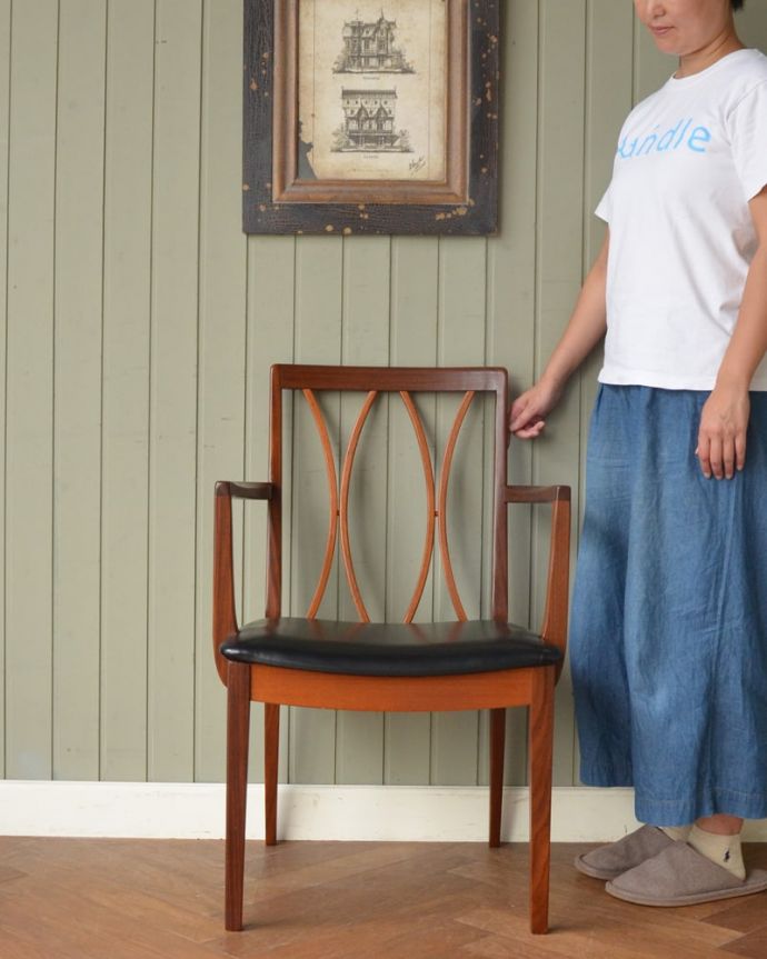 ダイニングチェア　アンティークチェア・椅子　G-planダイニングチェア　スッキリとカッコいい北欧スタイルの椅子ミッドセンチュリーに作られた北欧デザインの椅子は新しさと懐かしさ、両方を感じさせてくれます。(x-513-c)