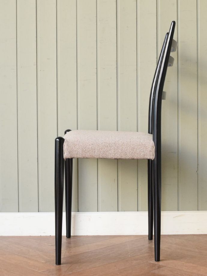 G-planの椅子の側面