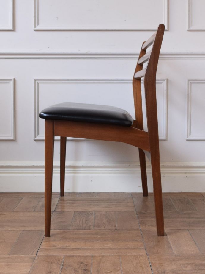 ビンテージのベンチの側面