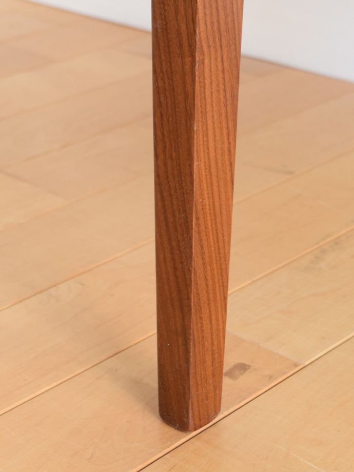 G-PLANの椅子の脚