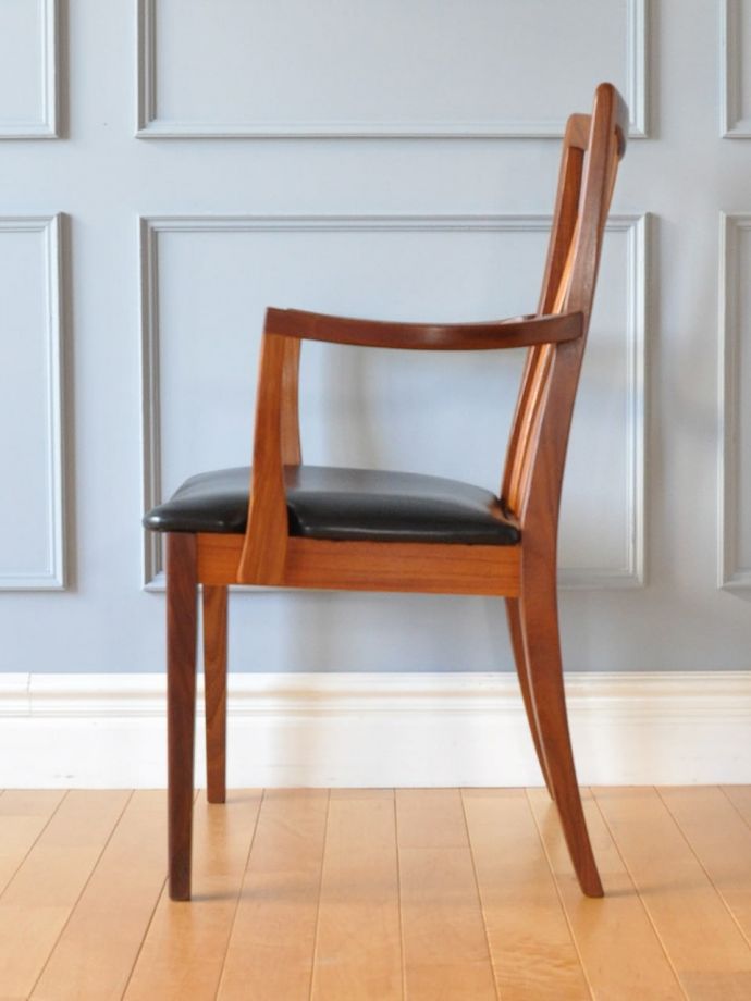 G-planの椅子の側面