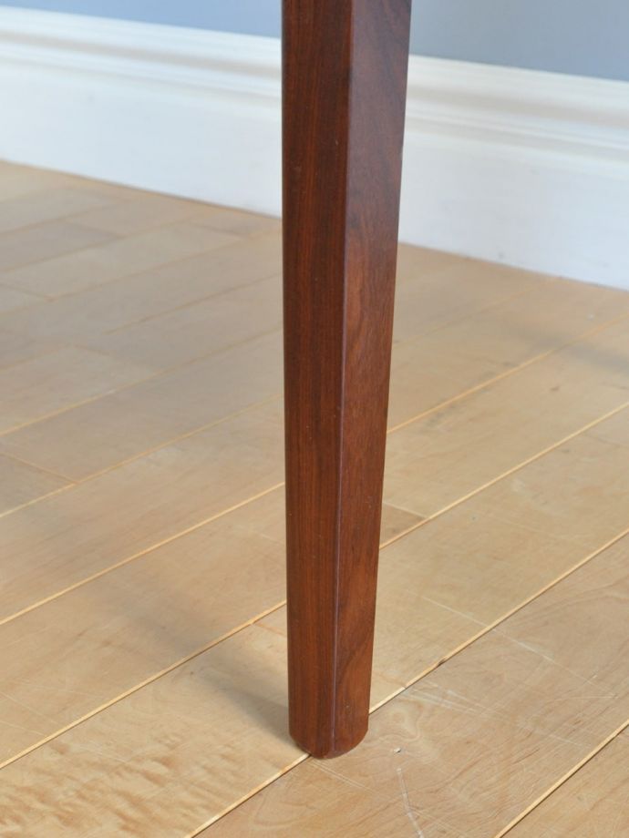 G-PLANの椅子の脚