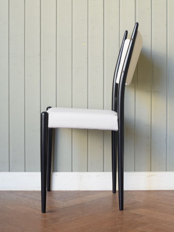 G-planの椅子の側面