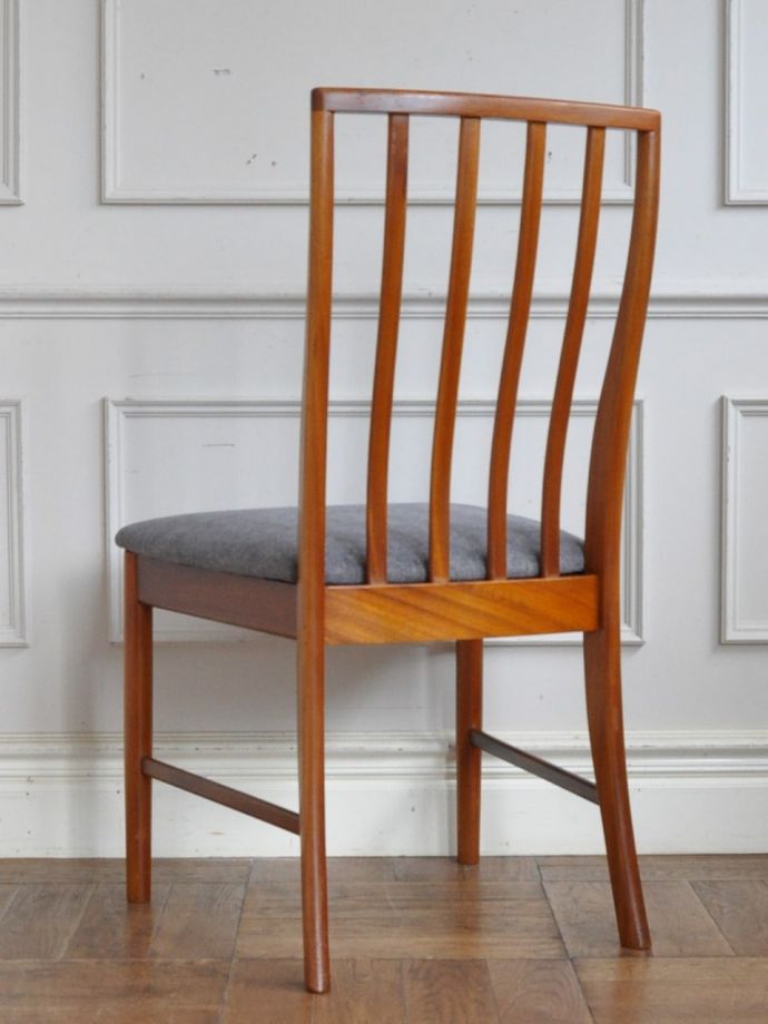 ビンテージチェアの後ろ姿