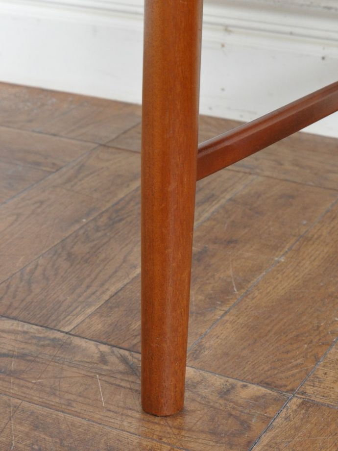 アンティーク椅子の脚