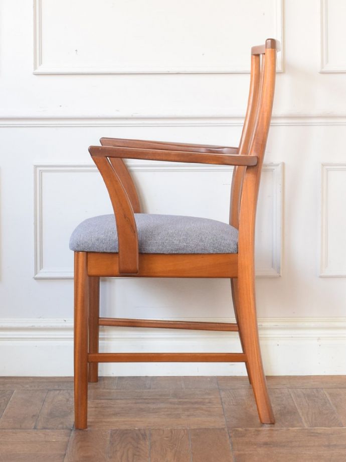 ビンテージチェアの側面