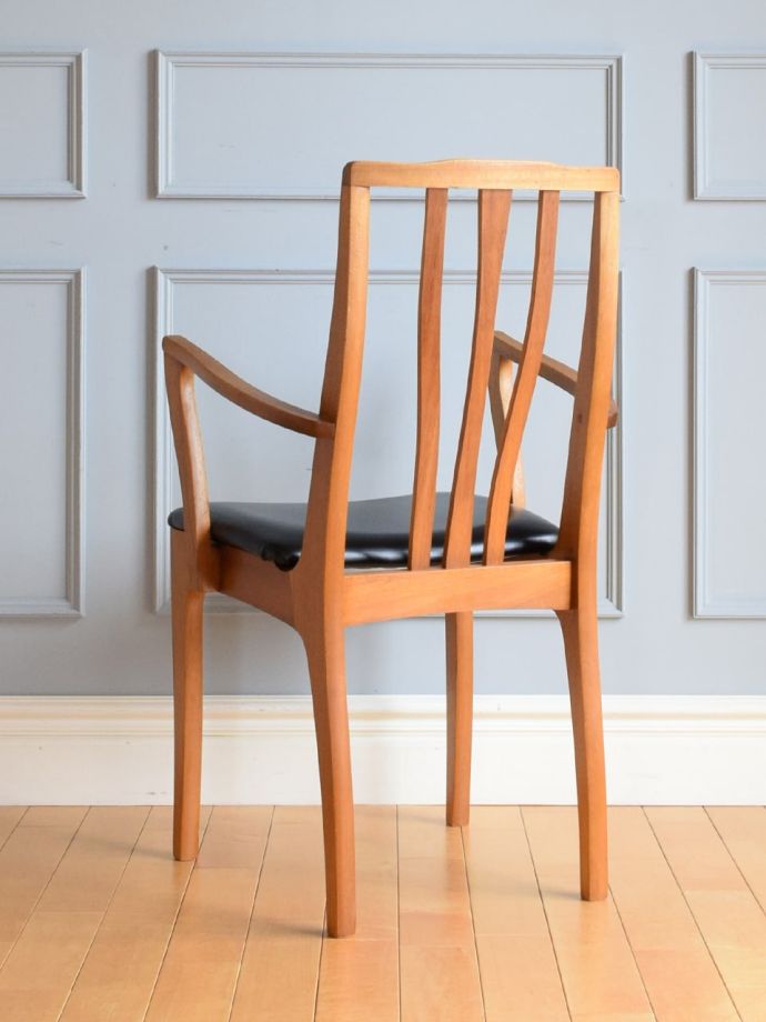 ビンテージチェアの後ろ姿