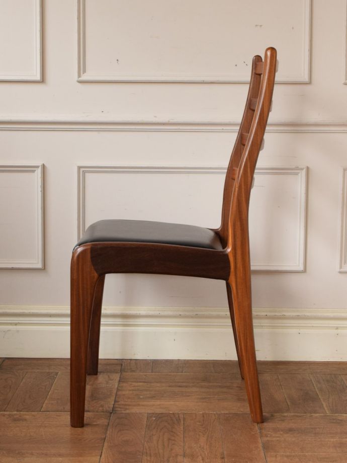 G-planの椅子の側面