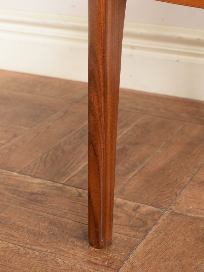 G-PLANの椅子の足