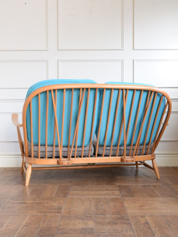 ビンテージソファの後ろ姿