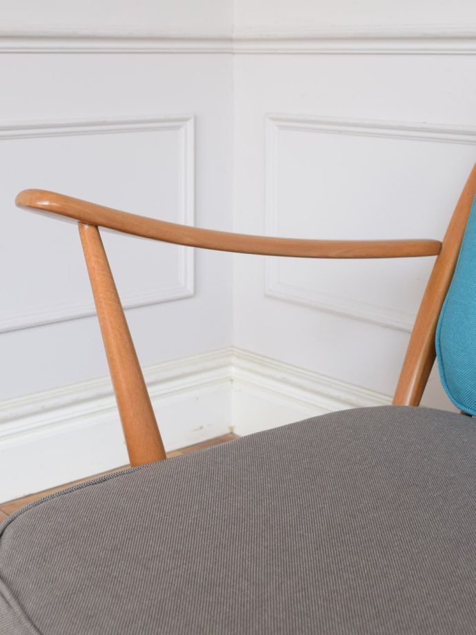 アンティークの椅子のアーム