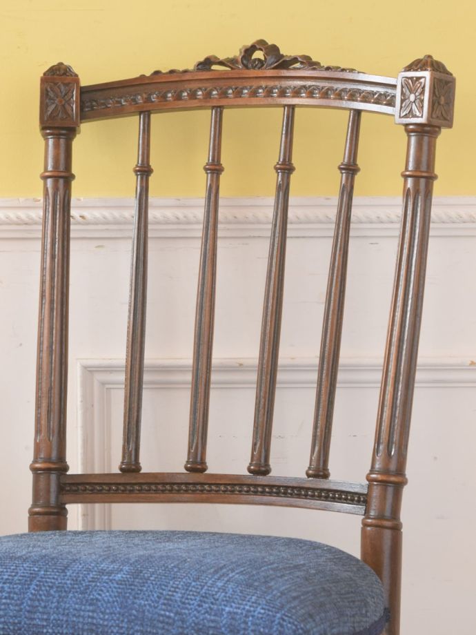 フランスの椅子らしい装飾