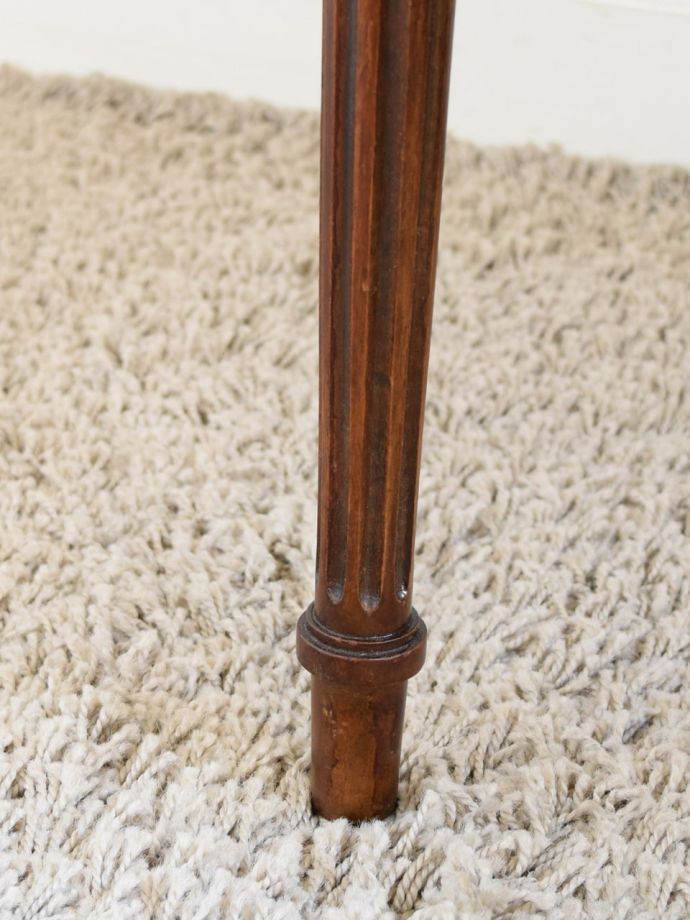 アンティークチェアの脚