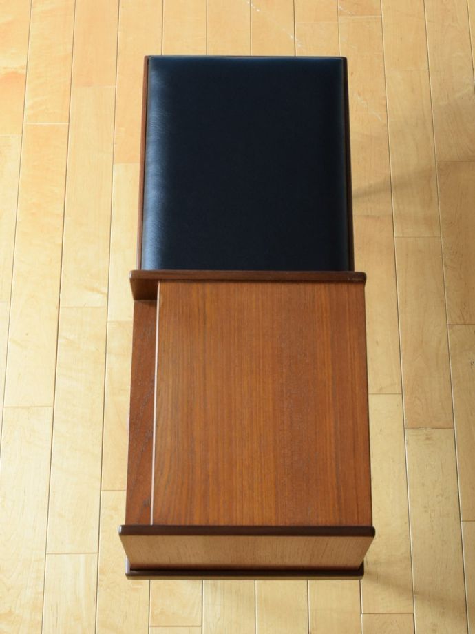 キャビネットの天板