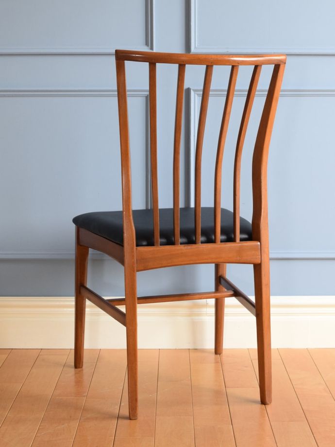 ビンテージチェアの後ろ姿