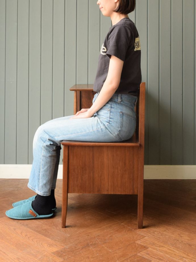 テレフォンベンチの側面