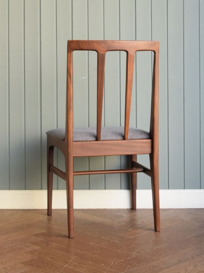 ビンテージチェアの後ろ姿