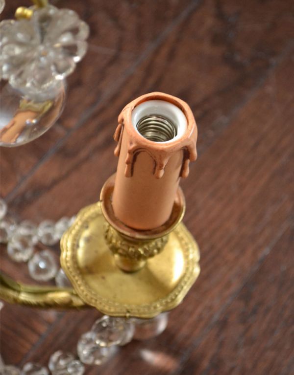 シャンデリア　照明・ライティング　フランス輸入のアンティーク照明、ゴージャスなシャンデリア（３灯）（Ｅ17シャンデリア球付）。オーバーホール済みなので安心してお使い頂けます。(x-645-z)