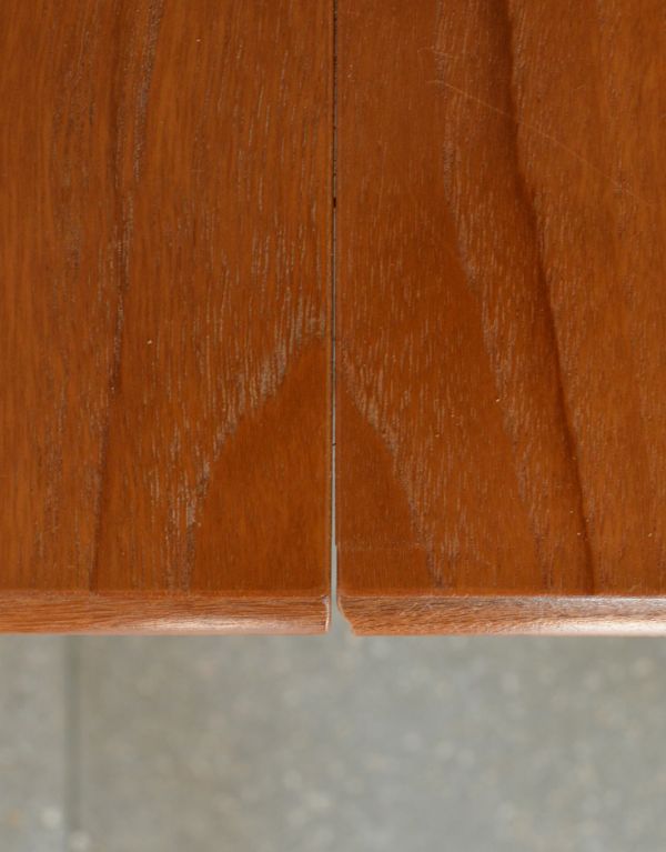 G-PLAN(Gプラン)　アンティーク家具　G-PLANのヴィンテージ家具、サイズが変えられるドロップリーフテーブル（伸張式）。メンテナンスをしてありますので、つなぎ目も美しいです。(x-662-f)