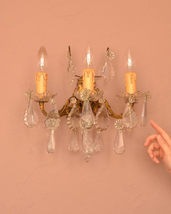 アンティークの壁付けシャンデリア