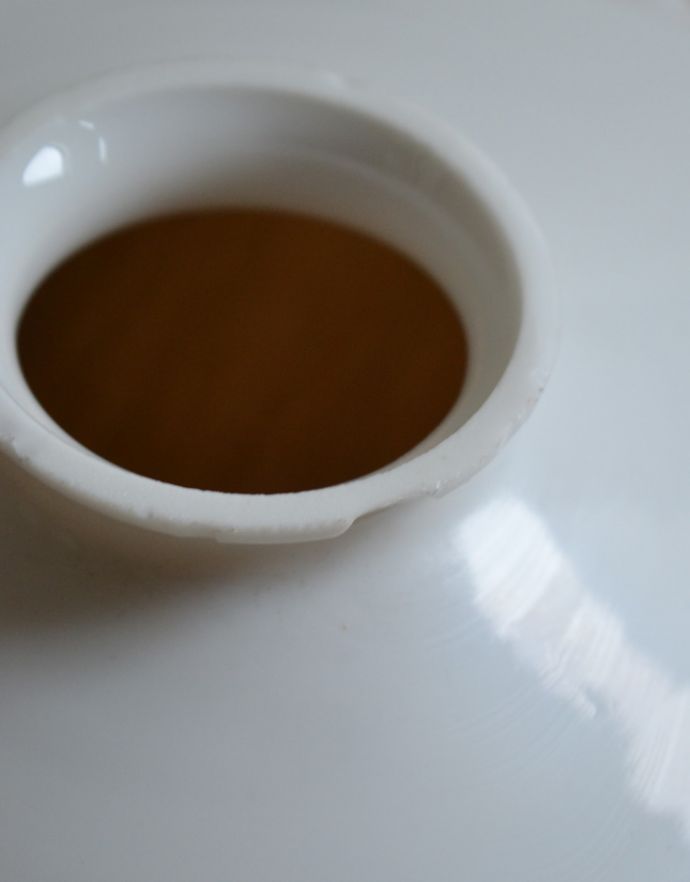 ペンダントライト 照明・ライティング 憧れのフレンチレース、ミルクガラスのペンダントライト(コード・シャンデリア電球・ギャラリーA付き)。アンティークのため、多少の欠け・傷がある場合がありますが、使用上問題はありませんので、ご了承下さい。(x-714-z)