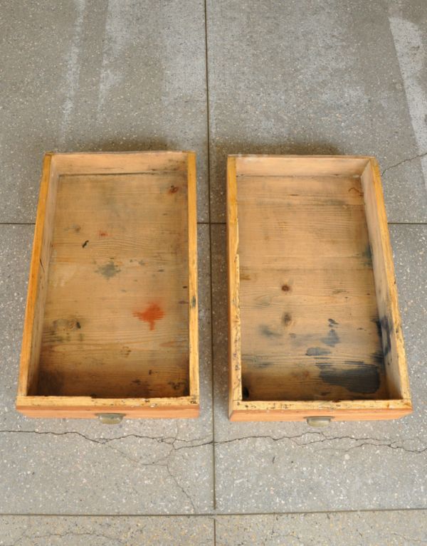 アンティークのキャビネット アンティーク家具 フランスアンティーク家具(什器)、キレイな小さなショップカウンター。このカウンターには引き出が2杯も付いています。(x-733-f)