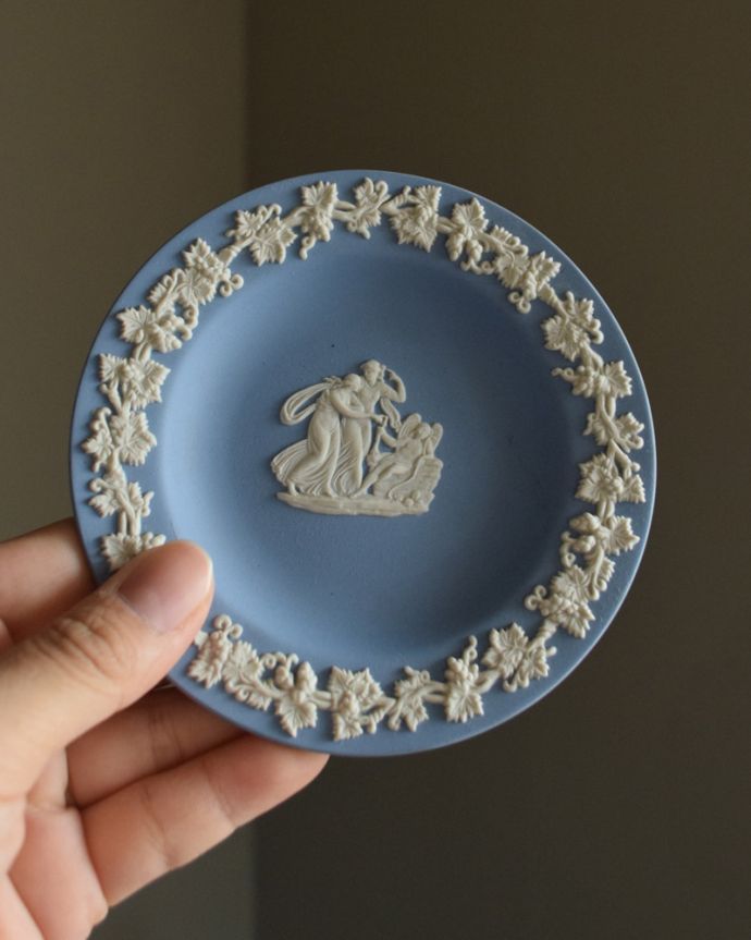 アンティークのジャスパーウェア、ギリシャ神話モチーフのウェッジ