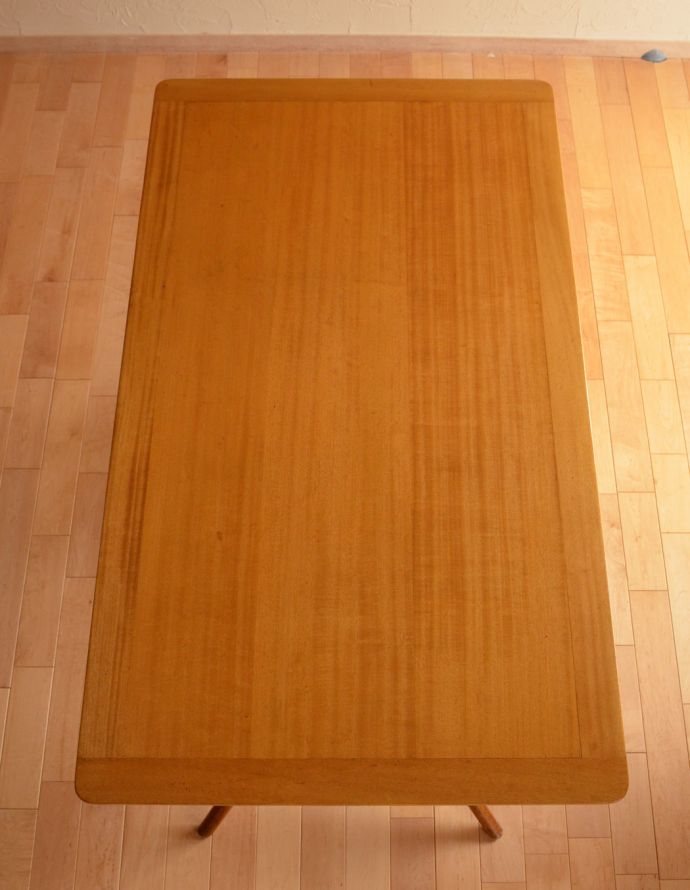 G-PLAN(Gプラン) アンティーク家具 北欧テイストのヴィンテージ家具、スタイリッシュなG-planのダイニングテーブル。天板です。(x-761-f)