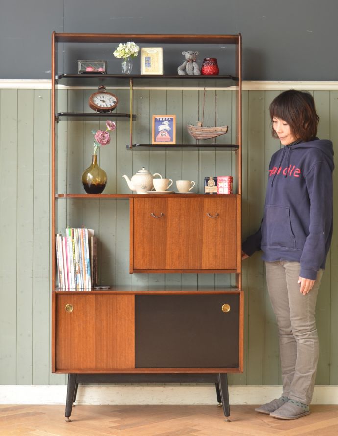 G-PLAN(Gプラン) アンティーク家具 本棚や飾り棚に使えるヴィンテージ家具、チーク材のディバイダー(G-plan)。リビングの電話台にもオススメです。(x-763-f)