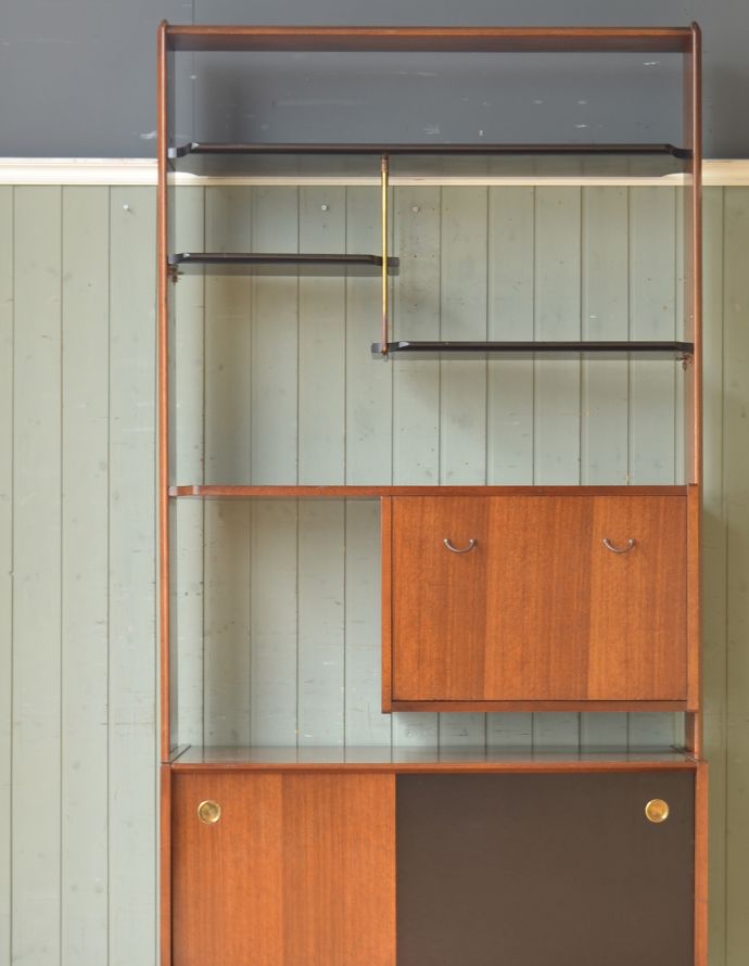 G-PLAN(Gプラン) アンティーク家具 本棚や飾り棚に使えるヴィンテージ家具、チーク材のディバイダー(G-plan)。スッキリシンプルな外見。(x-763-f)