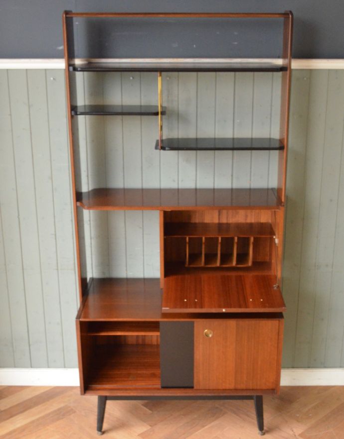 G-PLAN(Gプラン) アンティーク家具 本棚や飾り棚に使えるヴィンテージ家具、チーク材のディバイダー(G-plan)。G-PLANらしくシンプルなデザイン。(x-763-f)