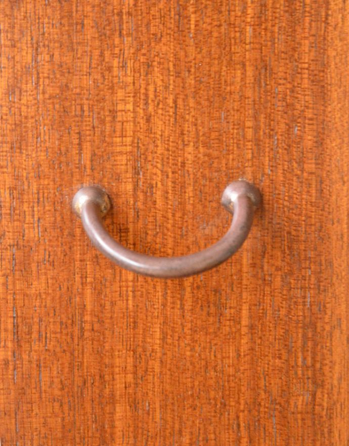 G-PLAN(Gプラン) アンティーク家具 本棚や飾り棚に使えるヴィンテージ家具、チーク材のディバイダー(G-plan)。かっこいい金具の扉取っ手。(x-763-f)