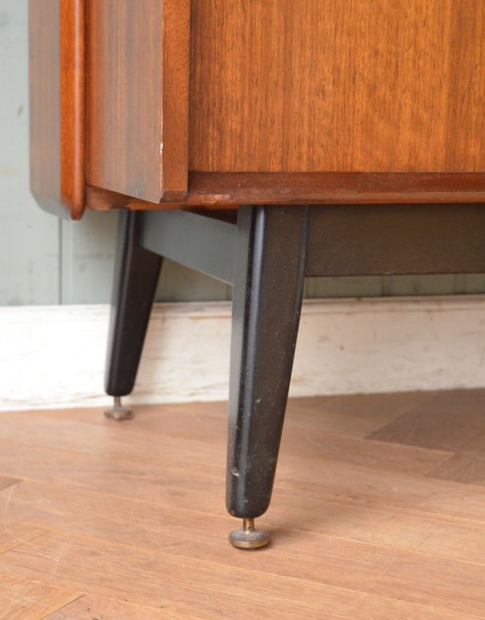 G-PLAN(Gプラン) アンティーク家具 本棚や飾り棚に使えるヴィンテージ家具、チーク材のディバイダー(G-plan)。しっかりとした安定感があります。(x-763-f)