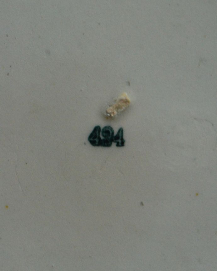 アンティーク 陶磁器の雑貨　アンティーク雑貨　アンティークのフランス雑貨（チュリーン）　蓋付きのスープボウル。裏にはマークが残っていました。(x-777-z)