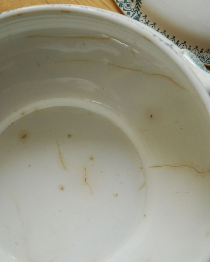 アンティーク 陶磁器の雑貨　アンティーク雑貨　アンティークのフランス雑貨（チュリーン）　蓋付きのスープボウル。アンティークのため、多少の欠け・傷がある場合がありますが、使用上問題はありませんので、ご安心ください。(x-777-z)