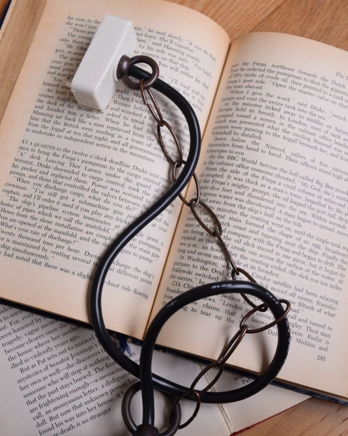 ペンダントライト 照明・ライティング おしゃれな北欧スタイルのヴィンテージエナメルランプ(E26球付き)。引っ掛けタイプです自分でも取り付け出来る引っ掛けシーリング仕様で加工してあります。(x-781-z)