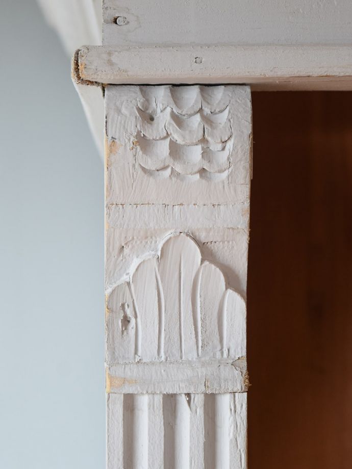 アンティーク家具らしい装飾