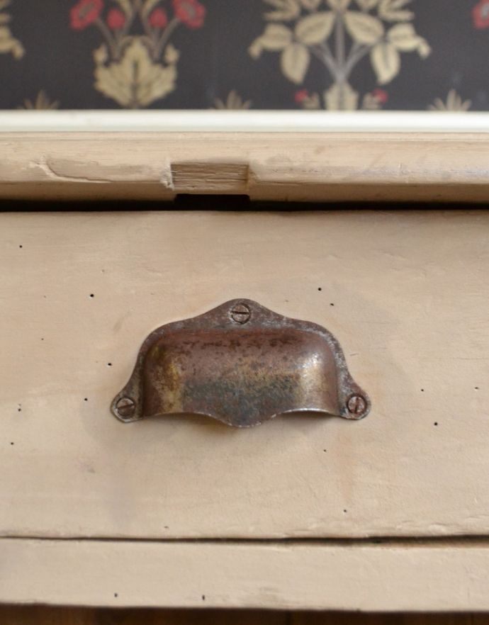 アンティークのキャビネット アンティーク家具 フランスのアンティーク家具、ペイント仕上げの小ぶりなショップカウンター(レジ台)。風合いがいい感じの取っ手。(x-792-f)