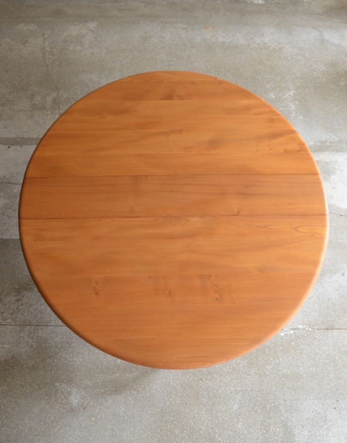 アーコールの家具　アンティーク家具　アーコール社のアンティーク家具、ドロップリーフダイニングテーブル（ERCOL）。天板です。(x-798-f)