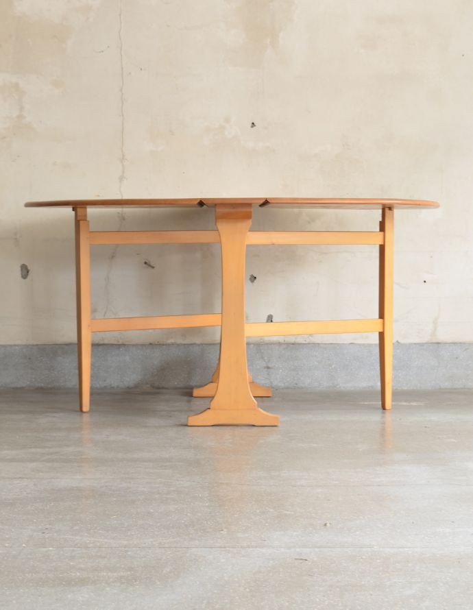 アーコールの家具　アンティーク家具　アーコール社のアンティーク家具、ドロップリーフダイニングテーブル（ERCOL）。。(x-798-f)