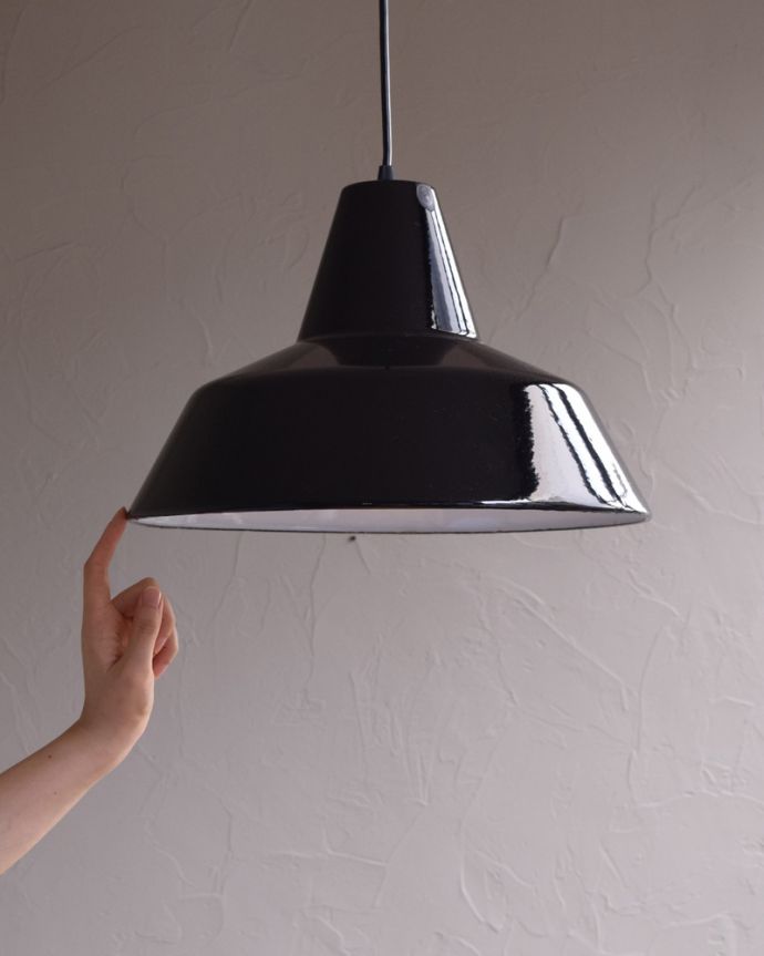 ペンダントライト 照明・ライティング 北欧インテリアにオススメ!ルイスポールセンのヴィンテージエナメルランプ(E26)。ほっこりとした灯りのペンダントライトホウロウのシェードはほっこりとあたたかい雰囲気を作ってくれます。(x-800-z)