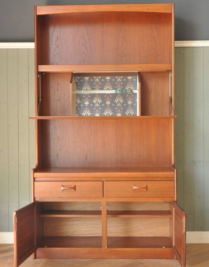 アンティークのキャビネット　アンティーク家具　ヴィンテージ家具、William Lawrence（ウィリアムローレンス）のキャビネット。飾り棚はしっかり修復しました。(z-058-f)