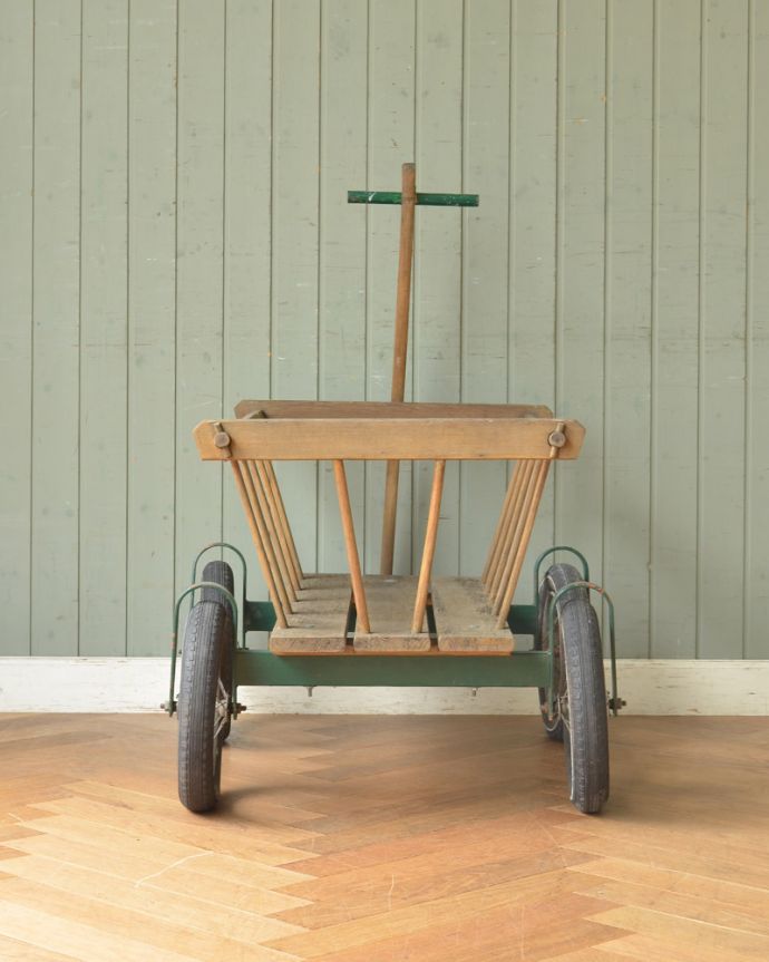 ガーデニング家具　アンティーク家具　イギリスで見つけた便利でお洒落なアイテム、アンティークトローリー。後ろ姿も見て下さい。(x-830-f)